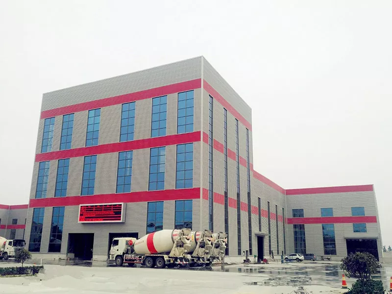 Pse të zgjidhni një ndërtesë me kornizë çeliku kur keni nevojë për shpejtësi, forcë dhe kosto të parashikueshme?